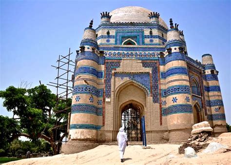 Uch Sharif's Sacred Shrine: An Unforgettable Journey into Serenity and History!